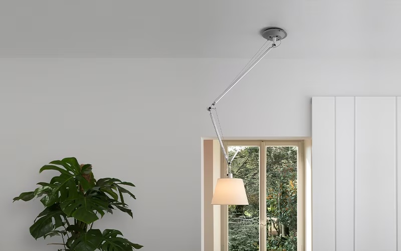 Lampe avec bras réglable